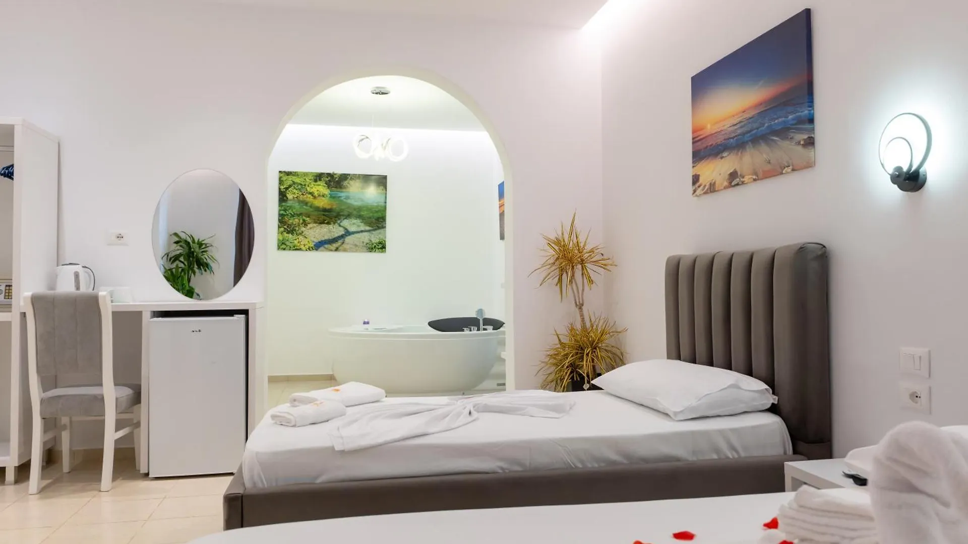 Feniks Hotel Ksamil 3*,  Albania