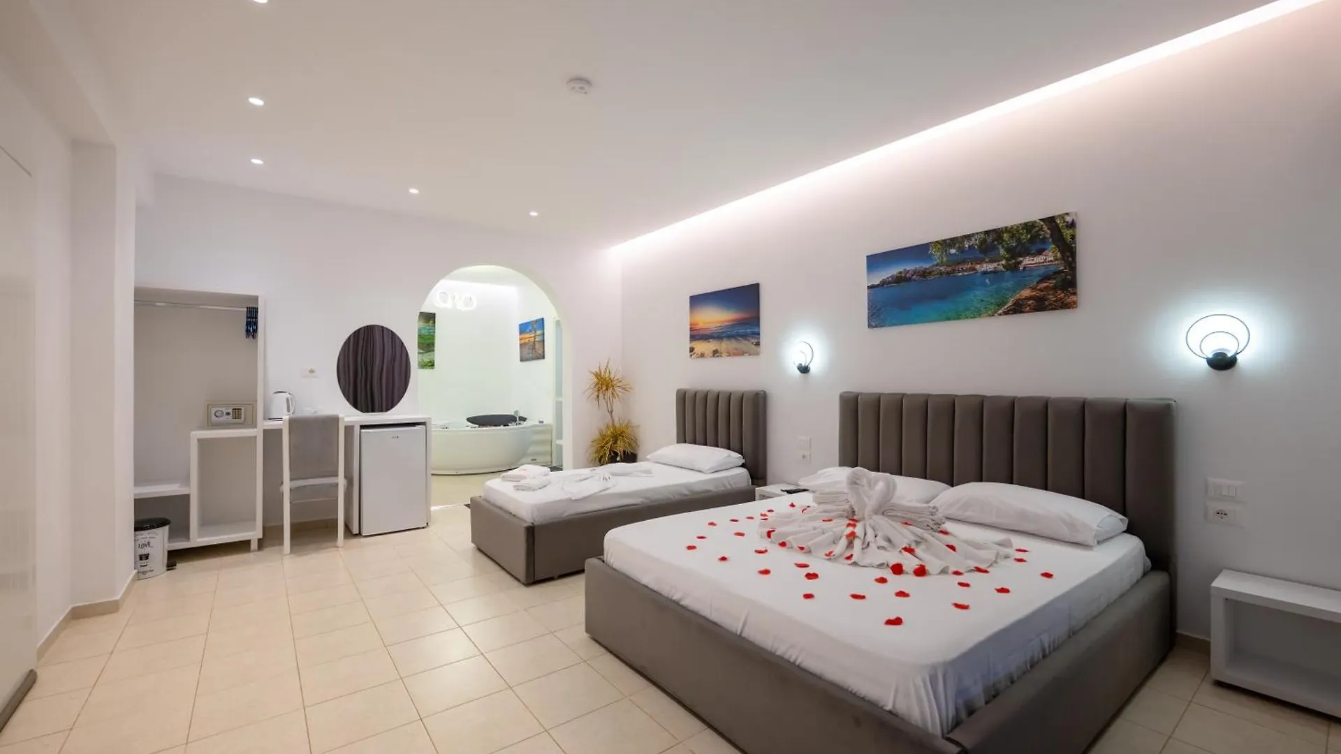 Feniks Hotel Ksamil