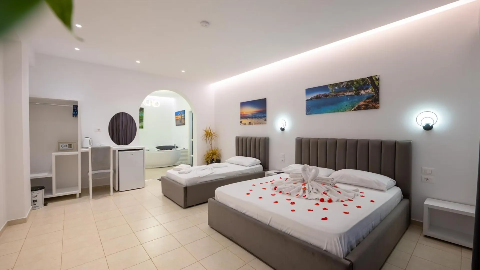 Feniks Hotel Ksamil