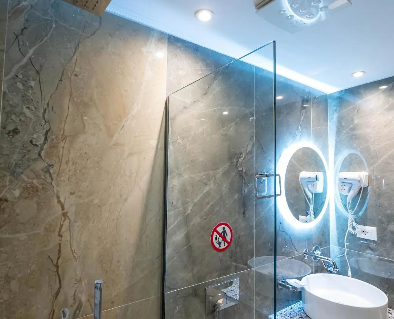 ***  Feniks Hotel Ksamil Albania