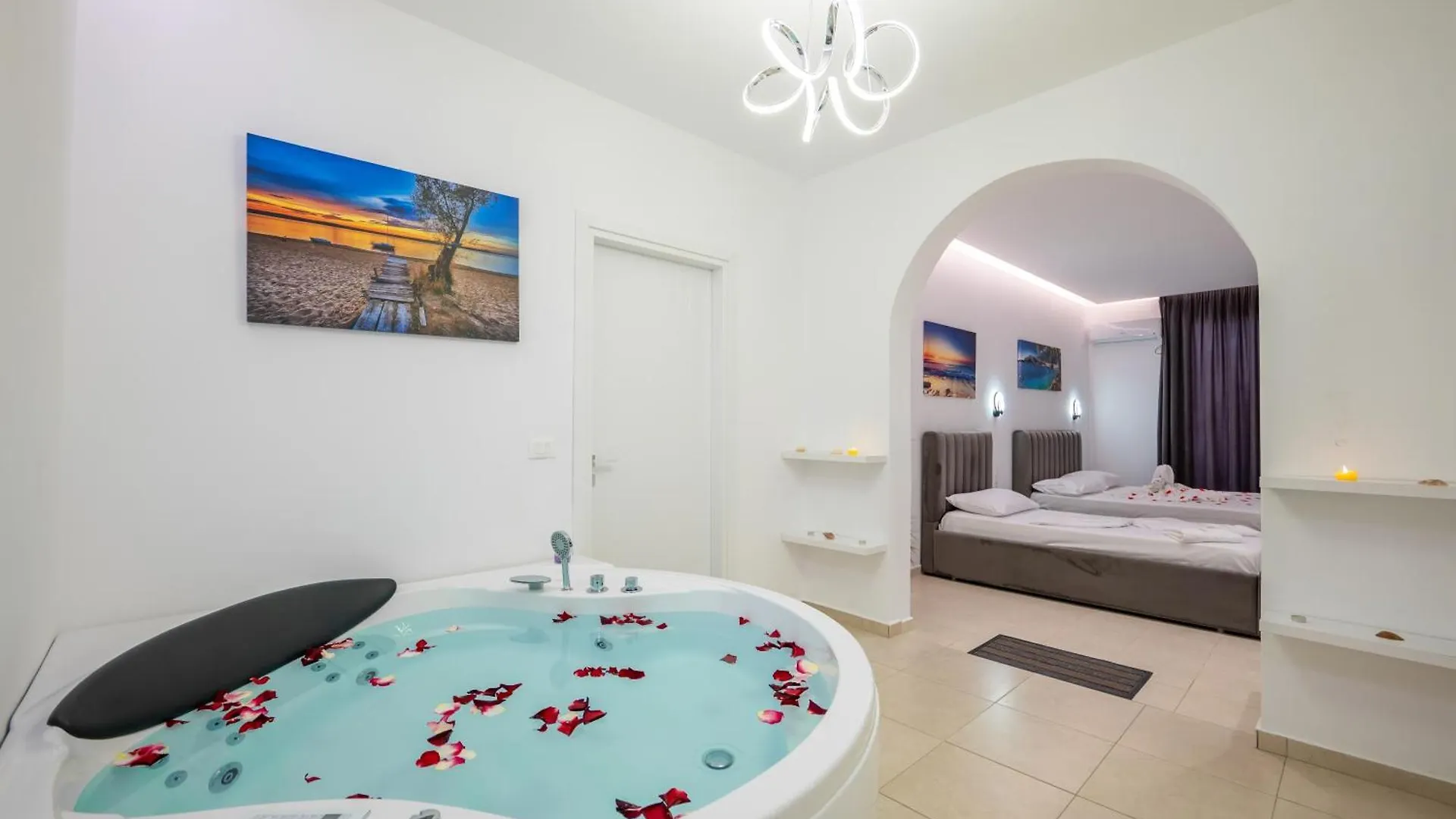 Feniks Hotel Ksamil