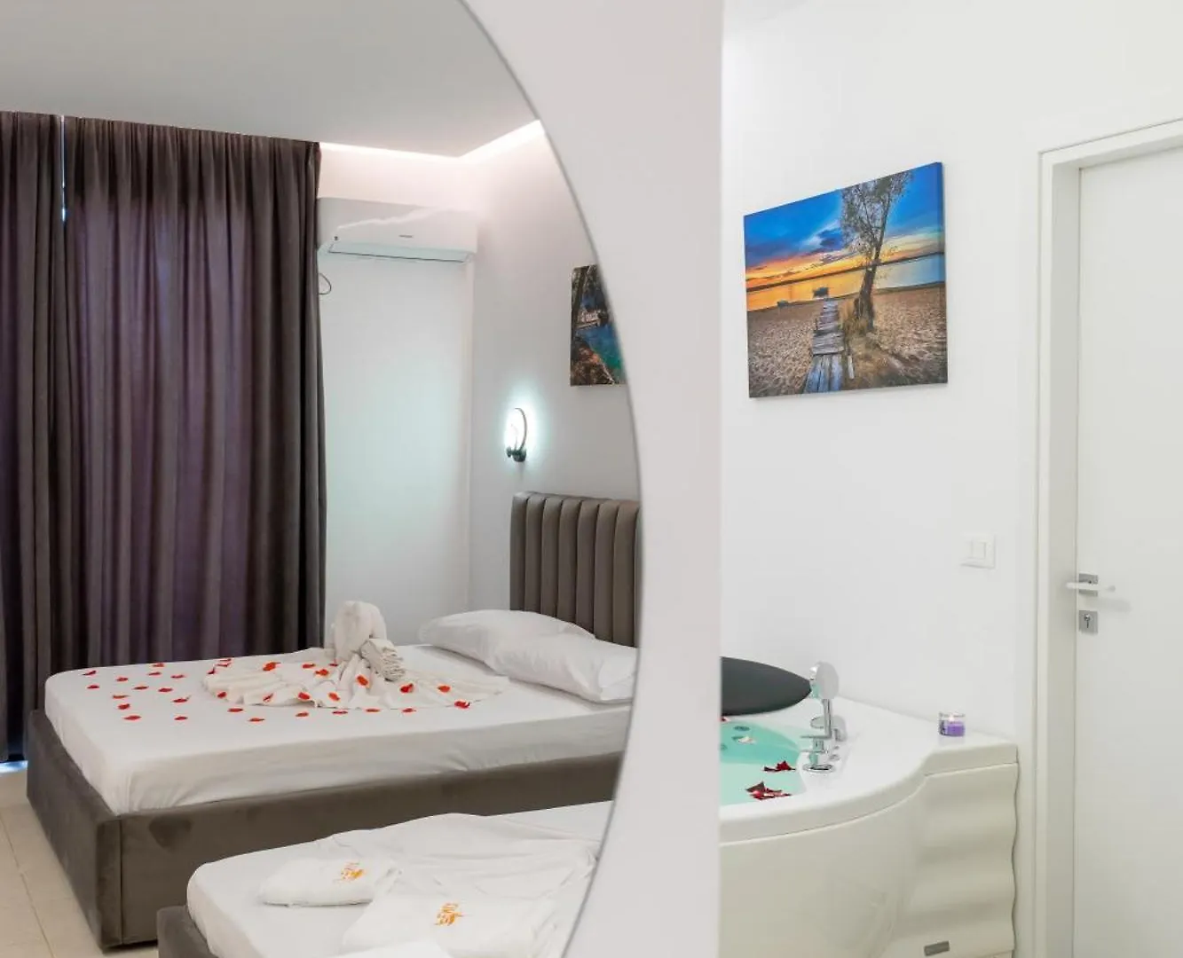 Feniks Hotel Ksamil 3*,